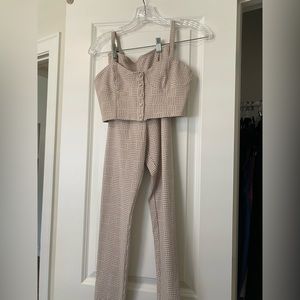 Small, tan, patterned set